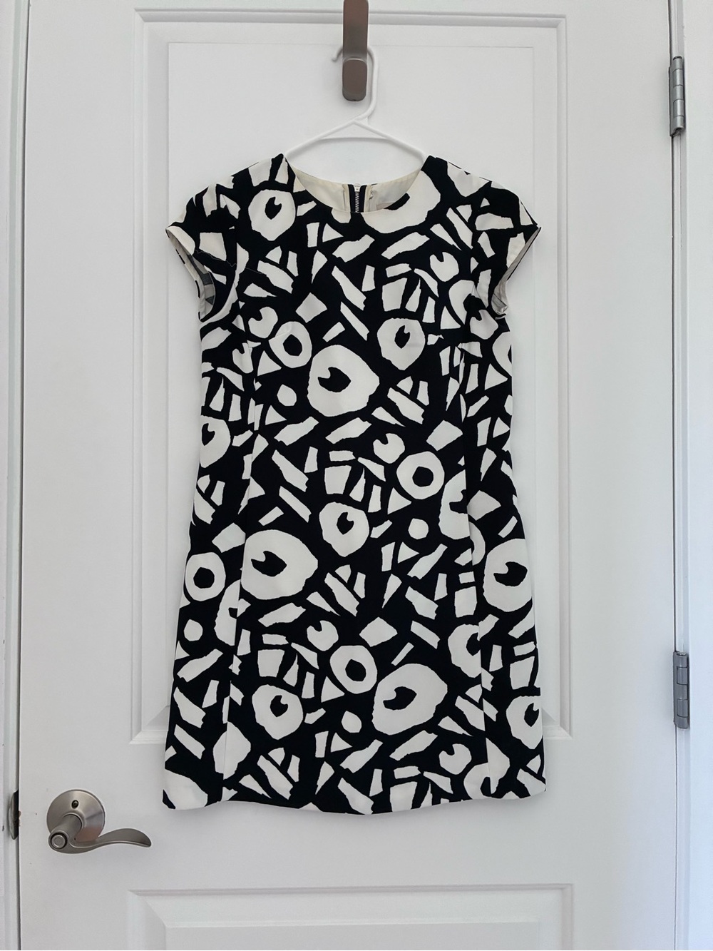 LOFT Black and White Graphic Cap-Sleeve Dress